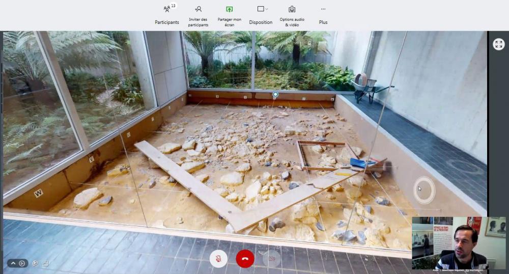 Vue d'un visite à distance du musée de Préhistoire sous la forme du visioconférence