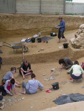 Vue du chantier de fouilles préhistoriques d'Etiolles (91)