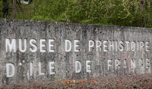 Le musée départemental de Préhistoire d’Île-de-France.