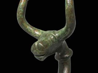 Tête de taureau en bronze.