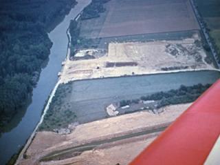 Vue aérienne des « Gours-aux-Lions » à Marolles-sur-Seine, au début des années 1960.