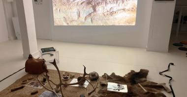 Photographie d'une animation sur la Préhistoire dans une micro-folie