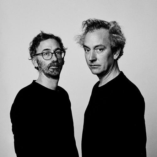 Portrait des deux frères Volovitch qui forment le groupe de musique Volo