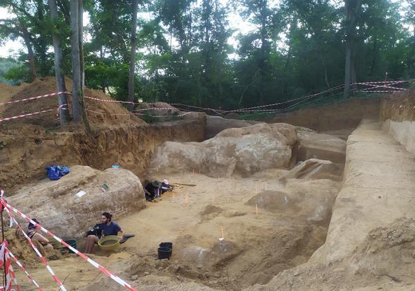 Vue du chantier de fouilles préhistoriques d'Ormesson (77)